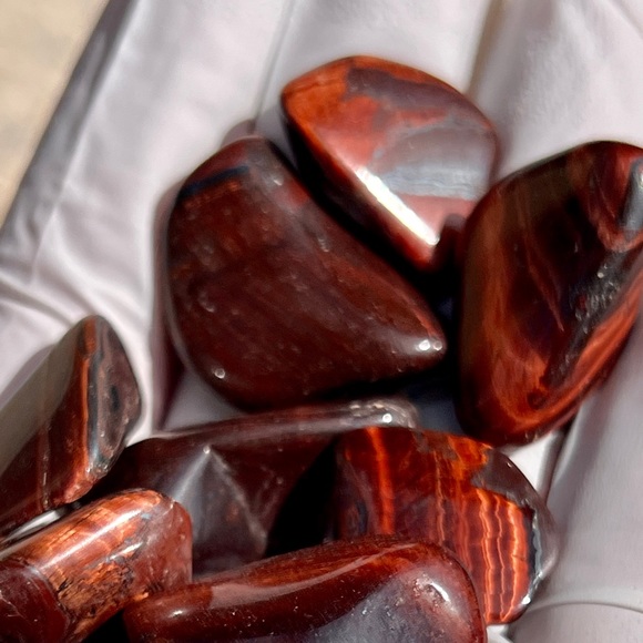 2 Ounces of Tumbled Red Tiger Eye Stones - Picture 10 of 12